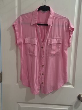 Love Tree Pink Short-Sleeve Button Down Shirt with Chest Pockets